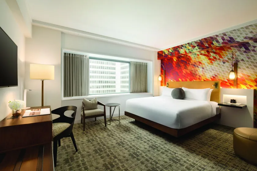 Fairmont The Queen Elizabeth - Image 1