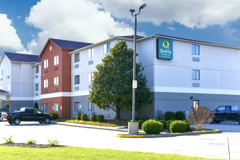 Quality Inn & Suites Brooks Louisville South - Image 1