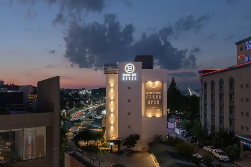 Brown-Dot Hotel Dongchon Amusement Park - Image 1