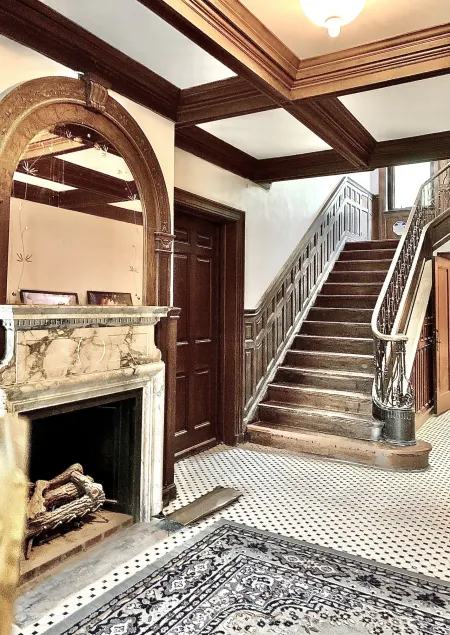 The Dery House - Reception