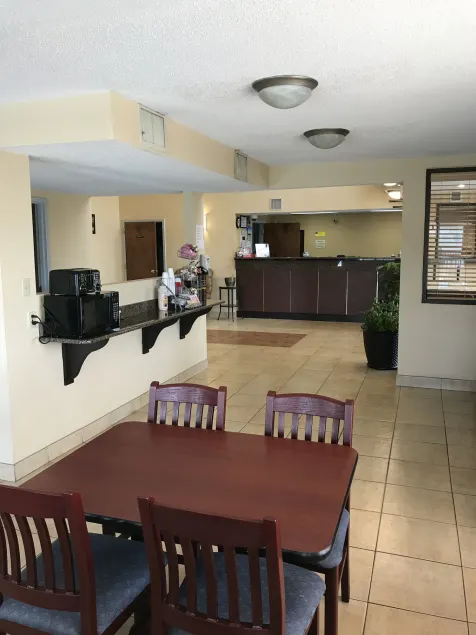 Carolina Inn & Suites of Lake Norman - Hall