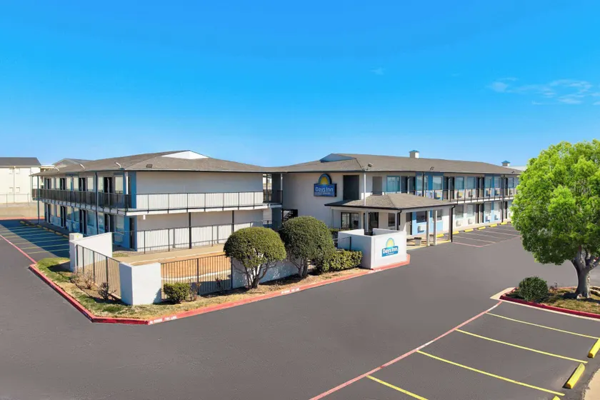 Days Inn by Wyndham Wichita Falls - Image 1