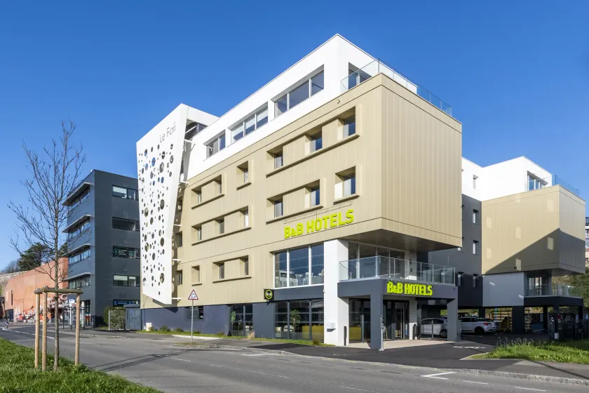 B&B HOTEL Brest Centre Port de Commerce - Image 1