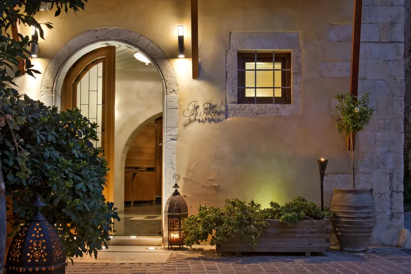 Ionas Boutique Hotel - Image 1