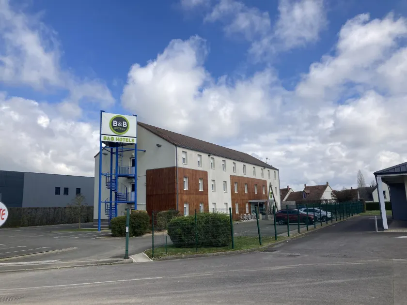 B&B HOTEL Le Tréport Friville - Image 1