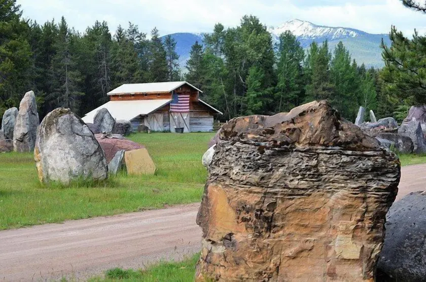 Standing Stones Bed & Breakfast - Image 1