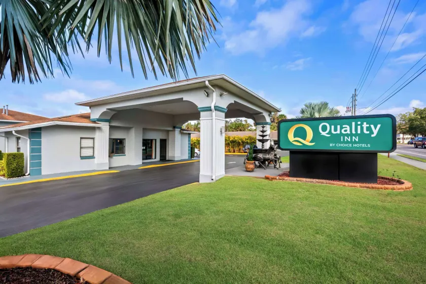 Quality Inn near Blue Spring - Image 1
