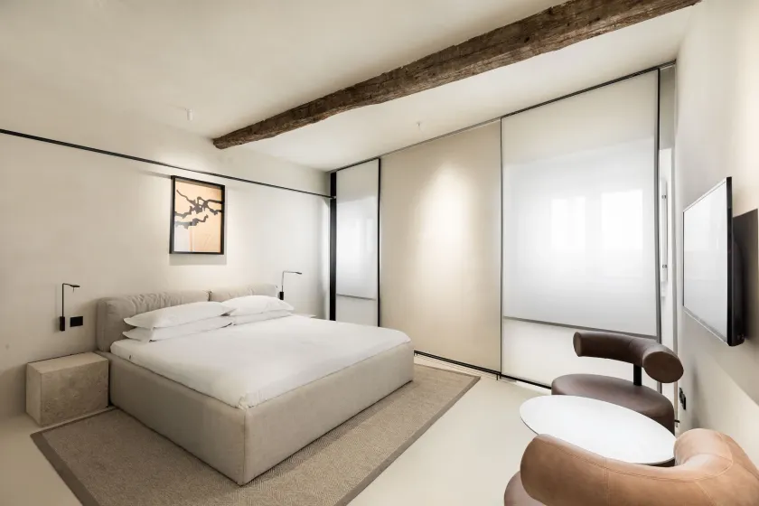 Hotel Scenario - Image 1