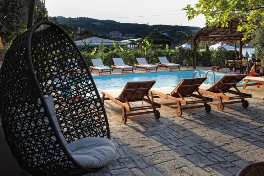Niriides Beach Hotel - Image 1