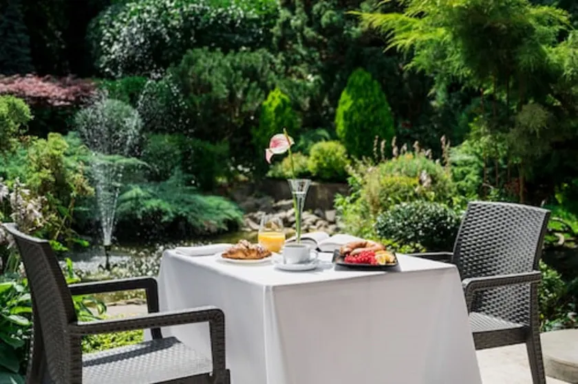 Booking Hotel & Spa - Image 1
