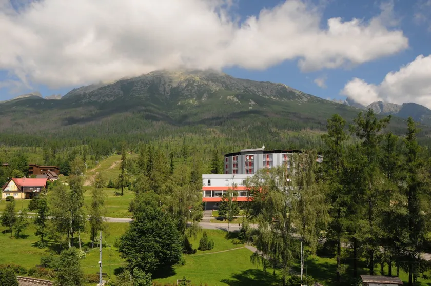 Atrium Hotel - Family friendly - Image 1