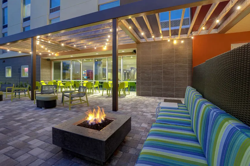 Home2 Suites by Hilton Lakewood Ranch - Image 1