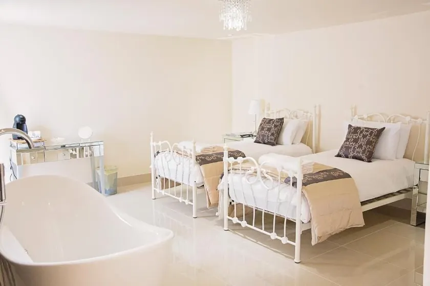 Hills Farm Stays - Image 1