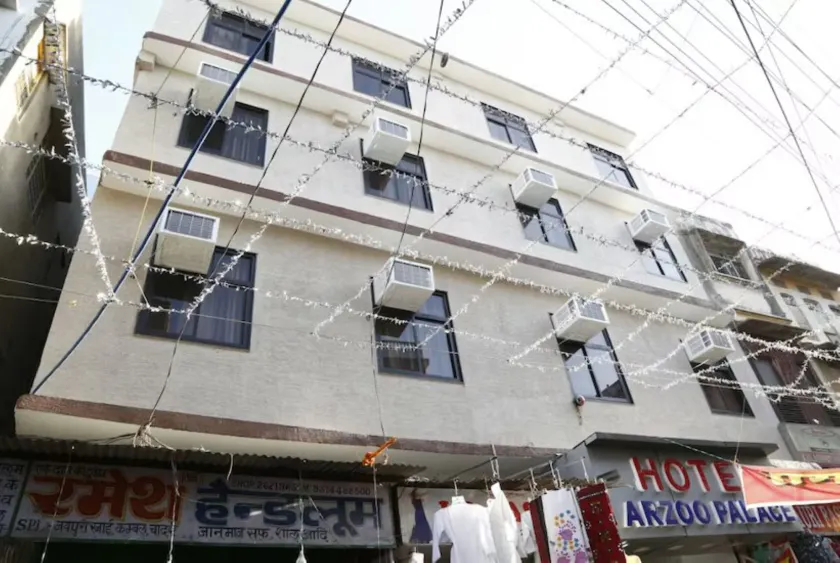 Hotel Arzoo Palace - Image 1