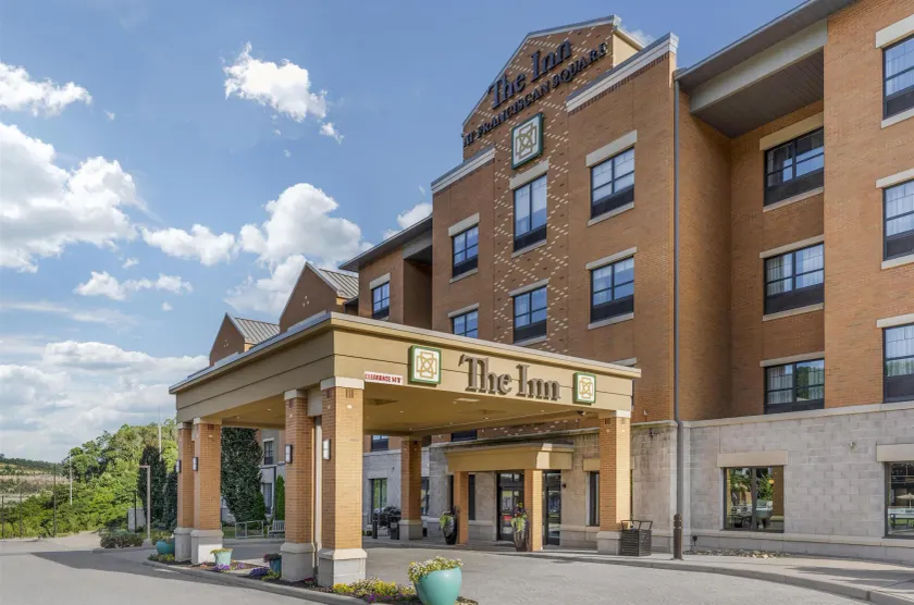 Best Western Plus Franciscan Square Inn & Suites Steubenville - Image 1