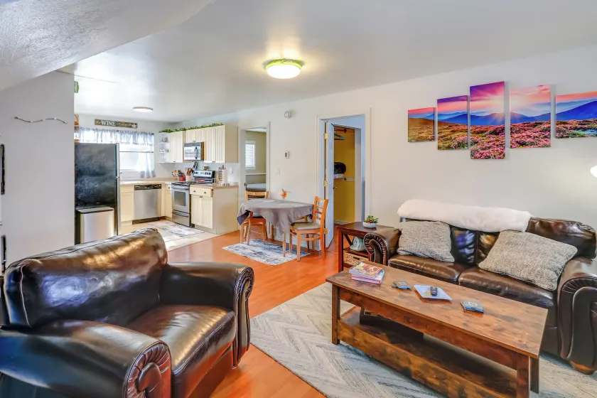 2 Mi to Dtwn: Cozy Getaway in Fairbanks! - Image 1