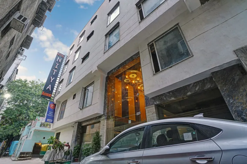 Staybook Hotel Nitya Maharani - Image 1