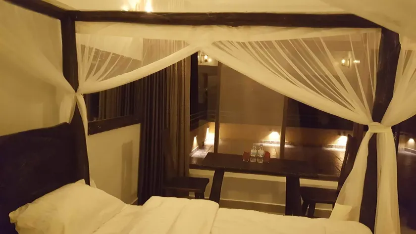 PALEGA BEACH INN - Image 1