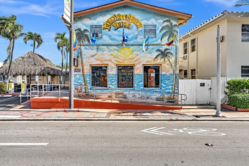Hollywood Beach Hotels - Image 1