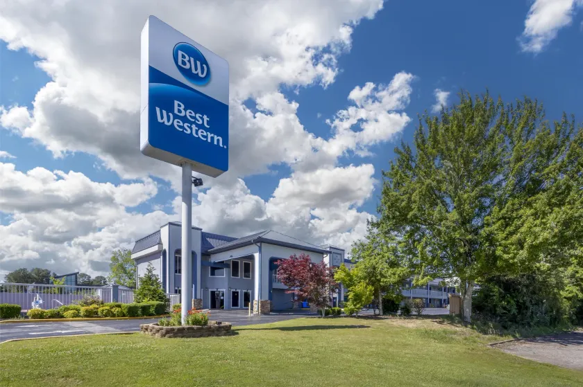Best Western Fairwinds Inn - Image 1