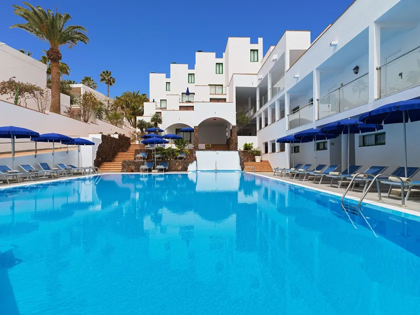 Aparthotel Esquinzo Y Monte Del Mar - Image 1