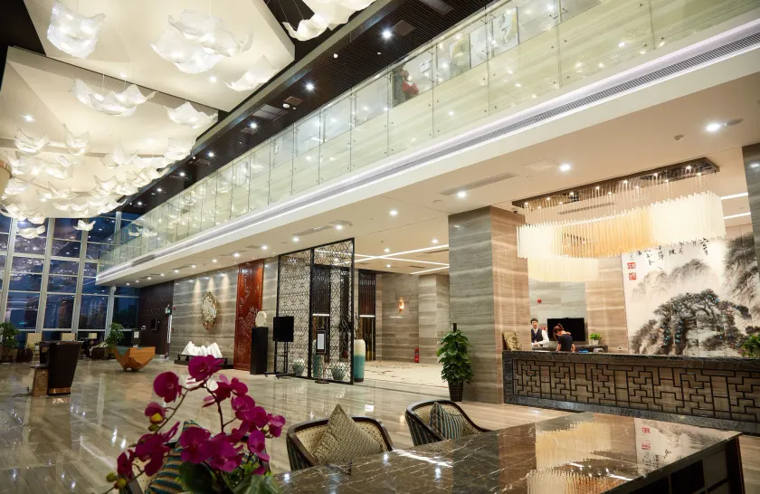 The Thousand Lantern Lake Hotel - Lobby