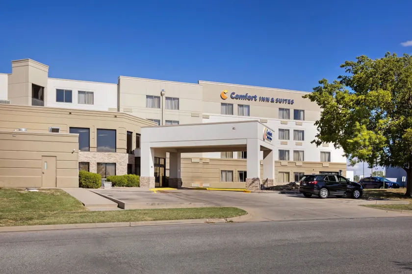 Comfort Inn & Suites Wichita Northeast - Image 1
