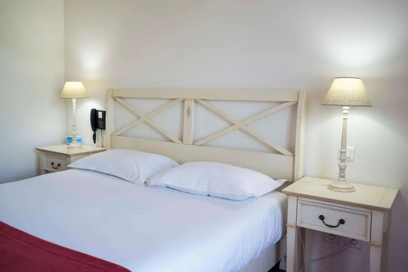 Brit Hotel Du Perche - Image 1