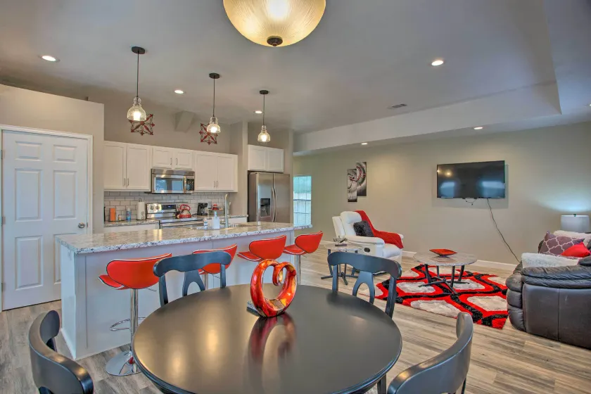 5 Mi to Dtwn: Family-Friendly Fort Worth Home - Image 1