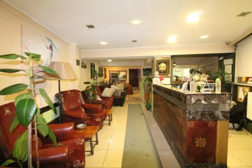 Butique House - Interior entrance