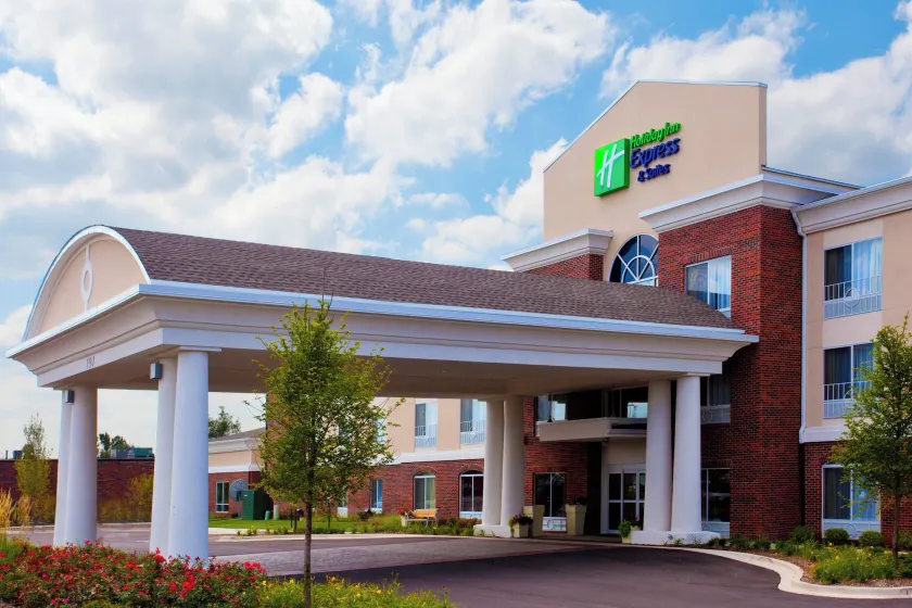 Holiday Inn Express Hotel & Suites Lake Zurich-Barrington by IHG - Image 1