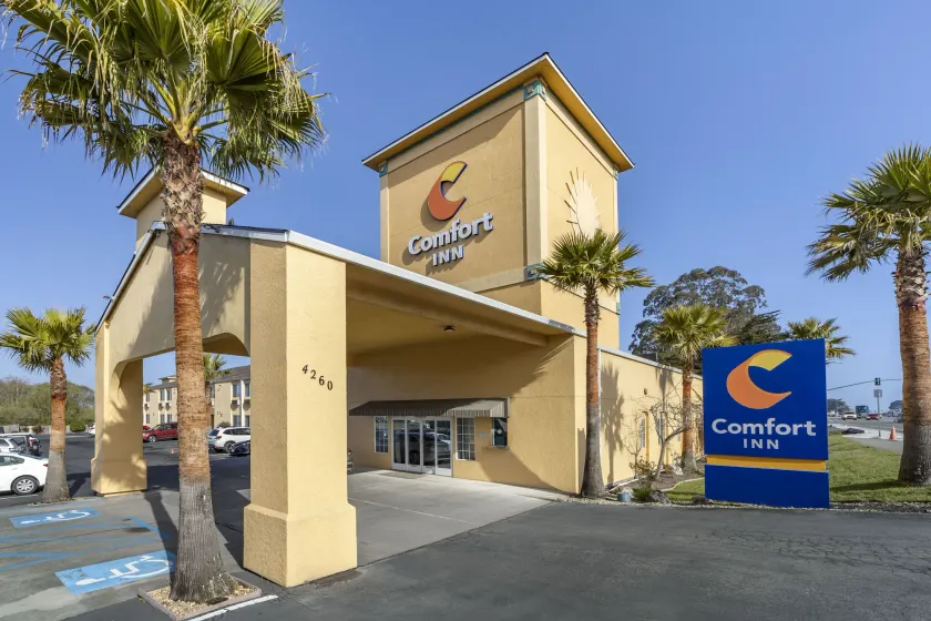 Comfort Inn Humboldt Bay - Image 1