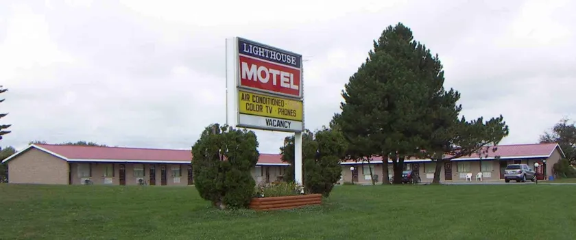 Lighthouse Motel - Image 1