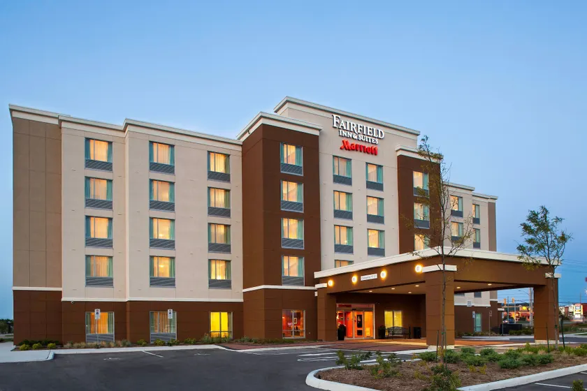 Fairfield Inn & Suites by Marriott Toronto Mississauga - Image 1