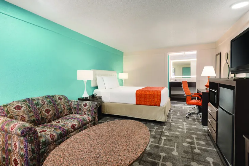 Dover Inn and Suites - Image 1