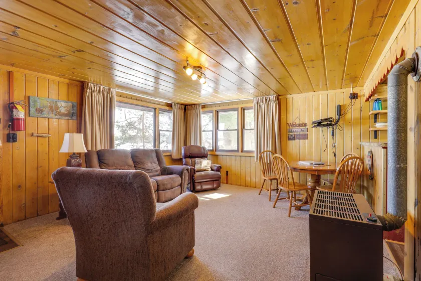 Peaceful Lakefront Cabin, 5 Mi to Dtwn Minocqua! - Image 1