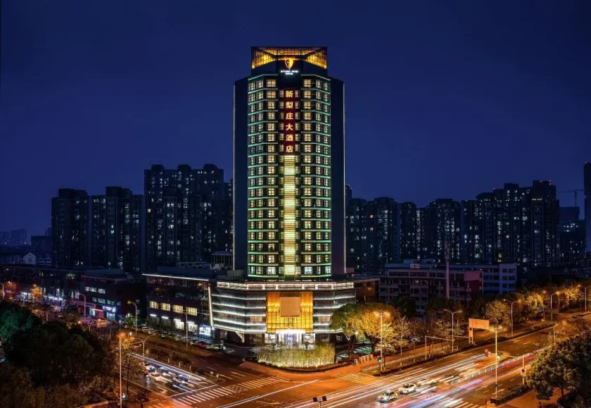 Golden Pear Hotel - Image 1