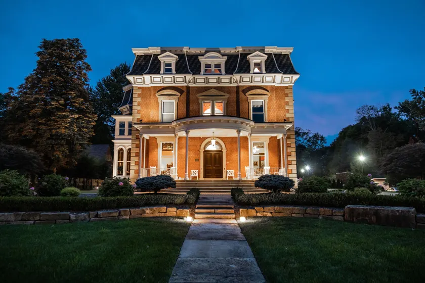 Steele Mansion Inn & Gathering Hub - Image 1