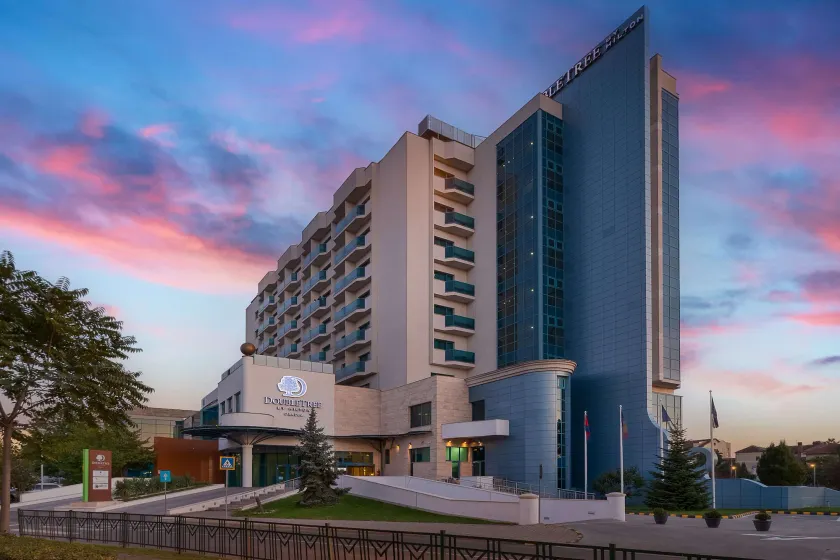 DoubleTree by Hilton Hotel Oradea - Image 1