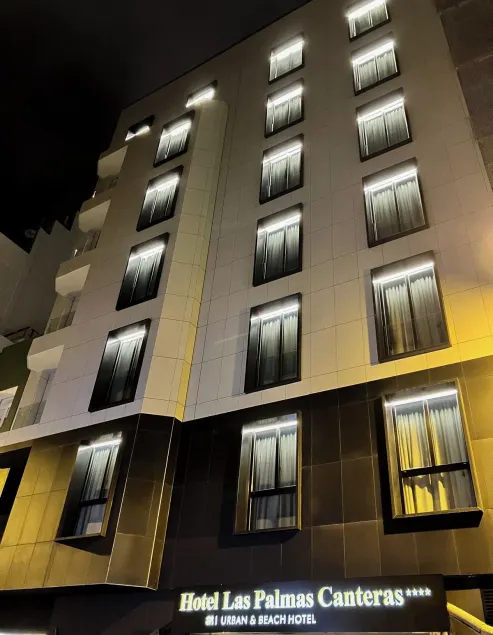 Hotel LIVVO La Escarlata - Image 1