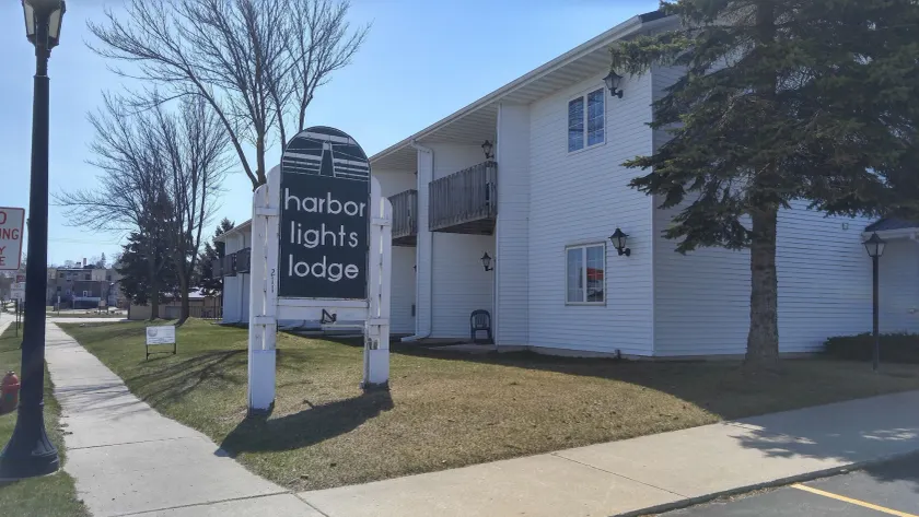 Harbor Lights Lodge - Image 1