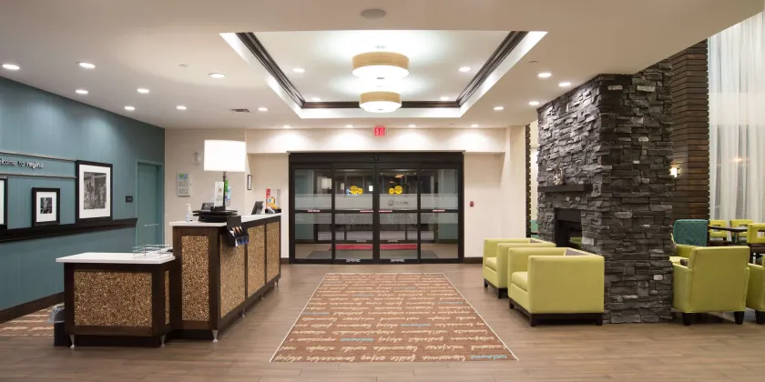 Hampton Inn & Suites by Hilton Regina East Gate - Rezeption