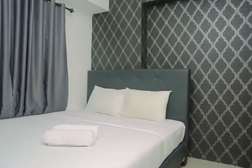 Bassura City 2BR Apartment with Minimalist Design near Shopping Mall - Habitación
