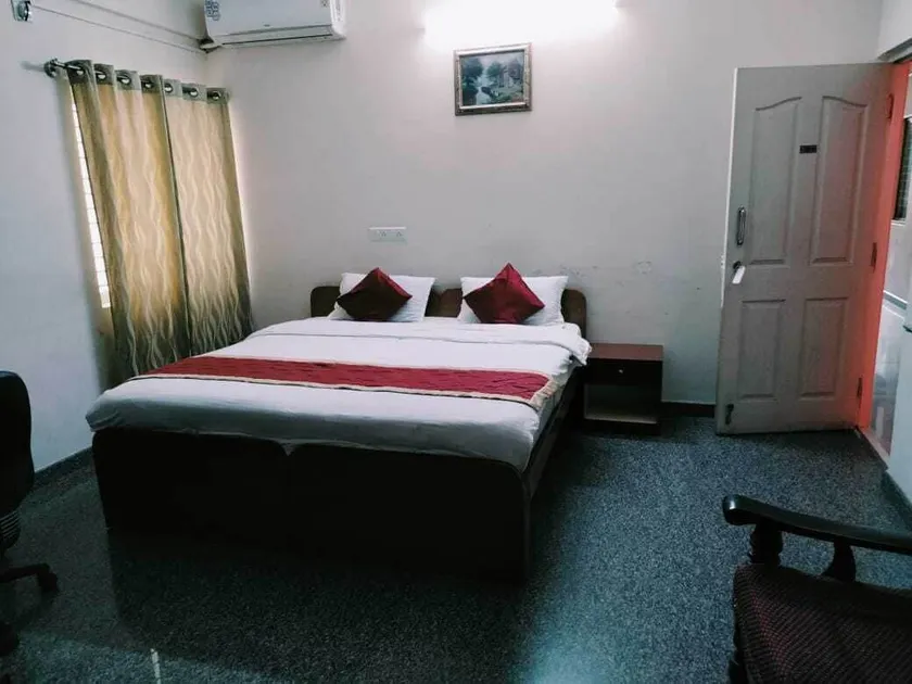 Hotel G Grand by Urban Stay - Image 1