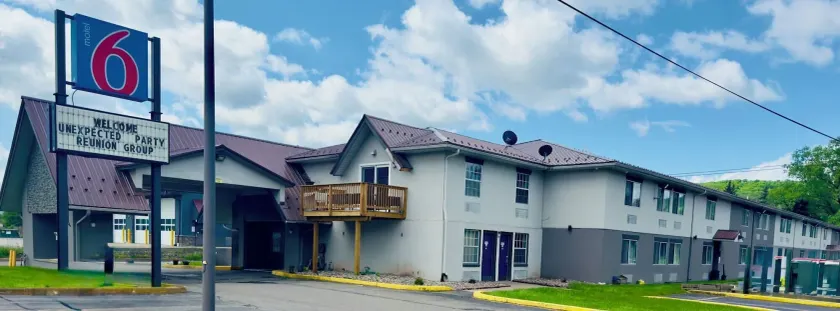 Motel 6 McGraw, NY - Cortland - Image 1