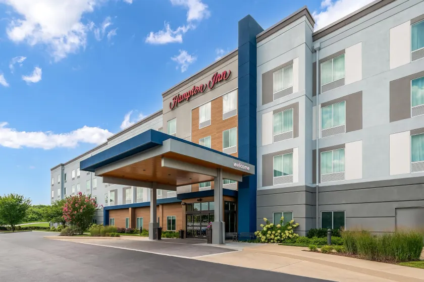 Hampton Inn Nashville Airport Century Place, TN - Image 1