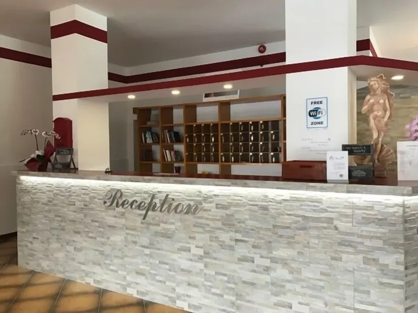Hotel St. Louis - Recepción