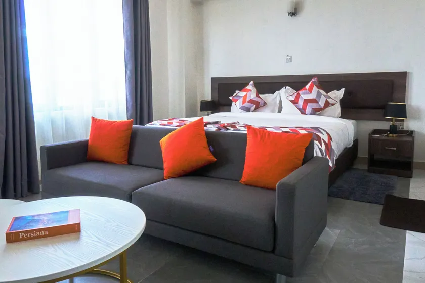 Eliper Hotel - Image 1