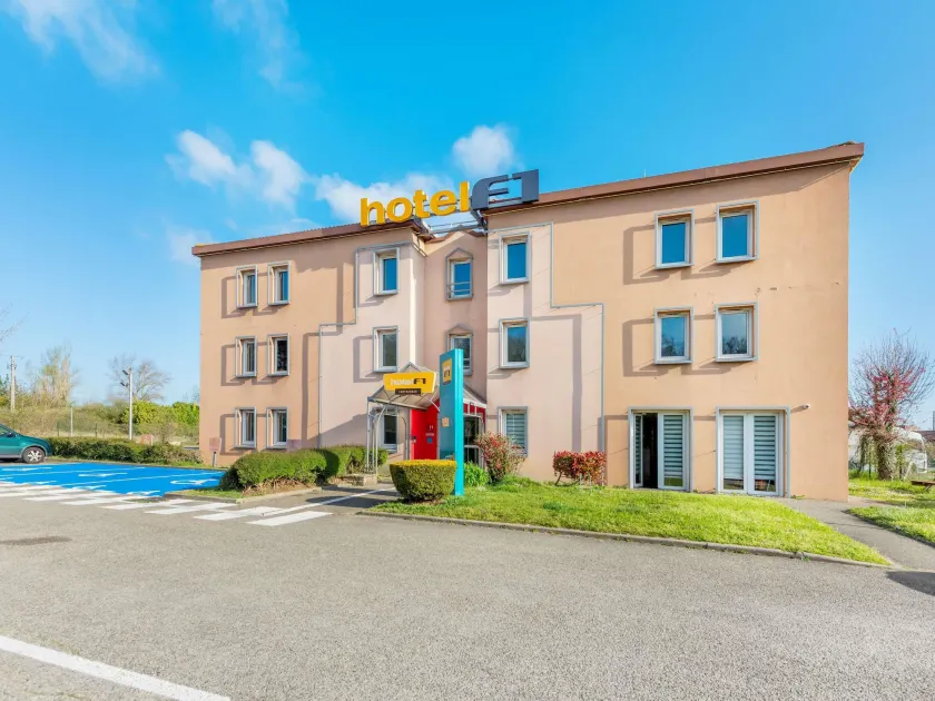 hotelF1 Lyon Bourgoin-Jallieu - Image 1