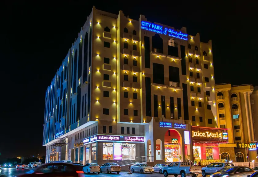 City Park Hotel Apartments - Image 1